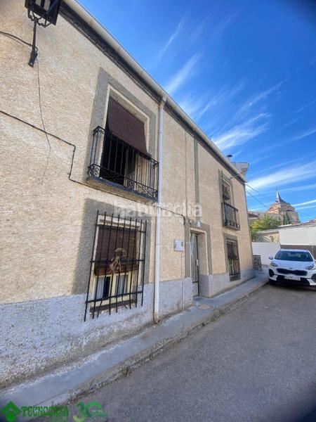 Foto 3dae6cd8-7093-4a17-ac55-f08462f76a3e. Casa aparellada amb calefacció a Uclés