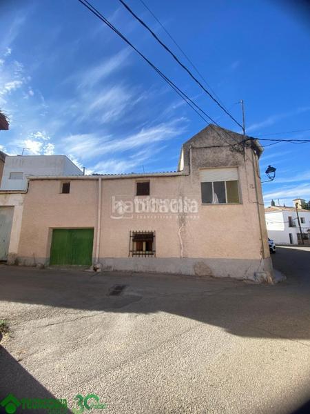 Foto 6c27e65a-aa85-4e8b-a491-31c644665609. Casa aparellada amb calefacció a Uclés