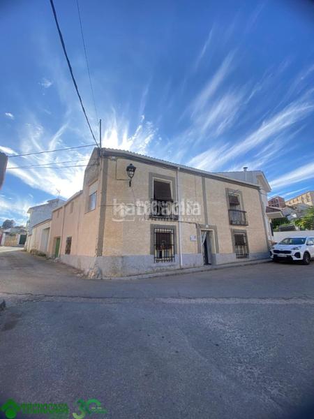 Foto 8c2a7489-a635-45c2-af55-7307487a59b9. Casa aparellada amb calefacció a Uclés