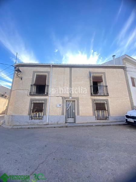 Foto c2e93143-042b-41ca-885e-0a7e85398cd7. Casa aparellada amb calefacció a Uclés
