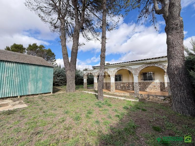 Foto 23a04e4b-bf2d-4634-9f5c-b1b5d1aa4e5d. Casa amb calefacció piscina a Villar de Cañas