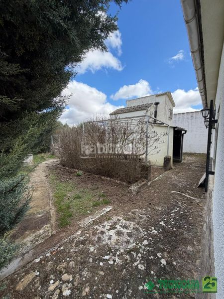 Foto d9132e1d-dc14-4eeb-9291-6f57e702dd1d. Casa amb calefacció piscina a Villar de Cañas
