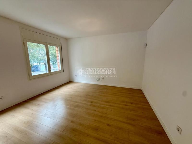 Foto 53ff382f-d76b-4468-b84a-2f57e359fbb7. Piso  en venta en La Font d´en Fargues Barcelona