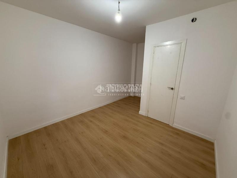 Foto 6c89cfee-5d6b-4ede-ae32-b9a6e0d15019. Piso  en venta en La Font d´en Fargues Barcelona