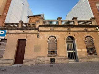 Casa aparellada a Congrs - Indians. Casa en venta en barcelona
