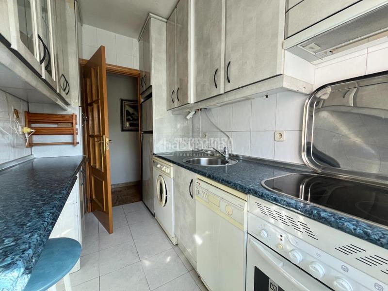 Foto 49a0052a-2d9b-42b0-bd64-eec383ffc2f8. Piso  en venta en Valderas-Los Castillos Alcorcón