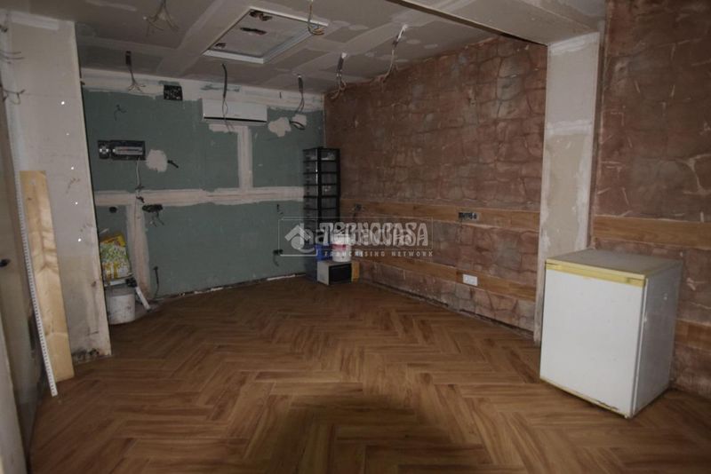 Foto 0e4985b9-c009-492c-9de6-511ff6b6e29b. Local comercial amb calefacció a Casco Antiguo Alcorcón