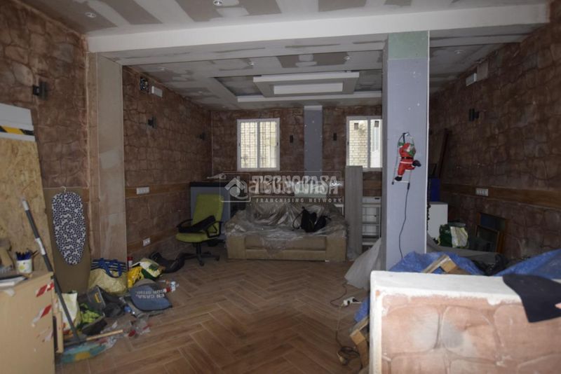 Foto 6a6e9496-1de3-4c4b-8796-cd3420f853a1. Local comercial amb calefacció a Casco Antiguo Alcorcón