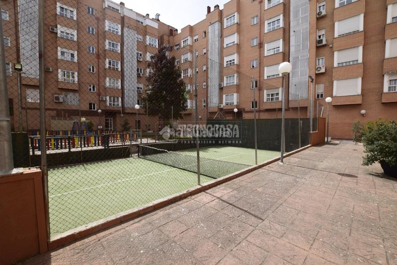 Foto b6acdb2a-e2bd-442f-a089-5d0554173753. Pis amb piscina a Prado de Santo Domingo Alcorcón