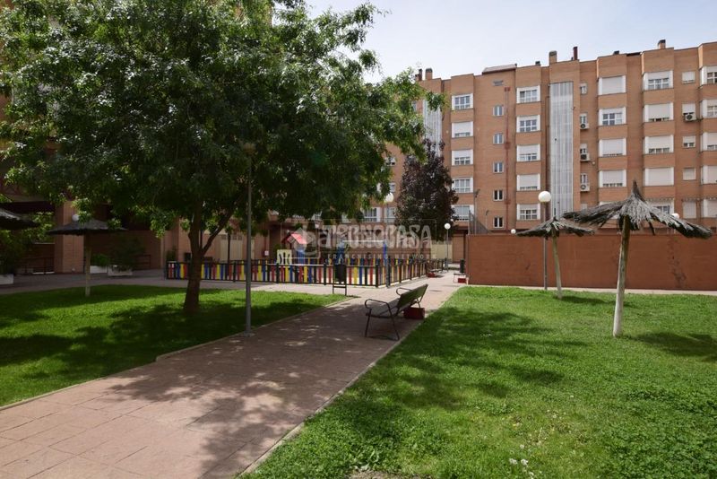 Foto e6d652fc-d3a3-4624-98d2-d2f5b8aa33b8. Pis amb piscina a Prado de Santo Domingo Alcorcón