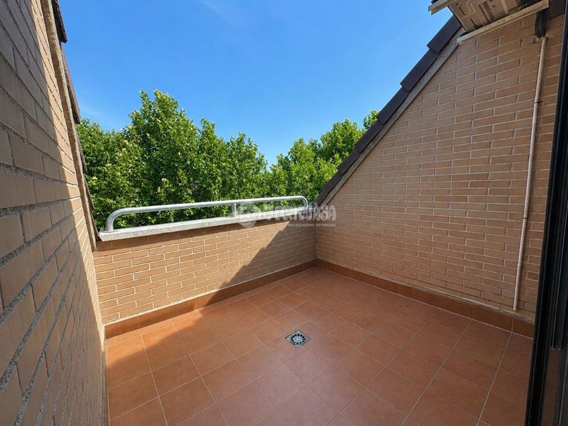 Foto a2962a2a-51e5-4922-8eb2-511adbc2cbaa. Pis amb piscina a Sector S Boadilla del Monte