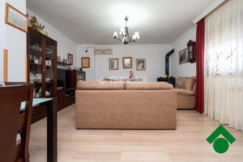 Foto 05e3f016-c8e5-426a-b024-eccbdbc6cfc3. Casa amb aparcament a Moraleda de Zafayona