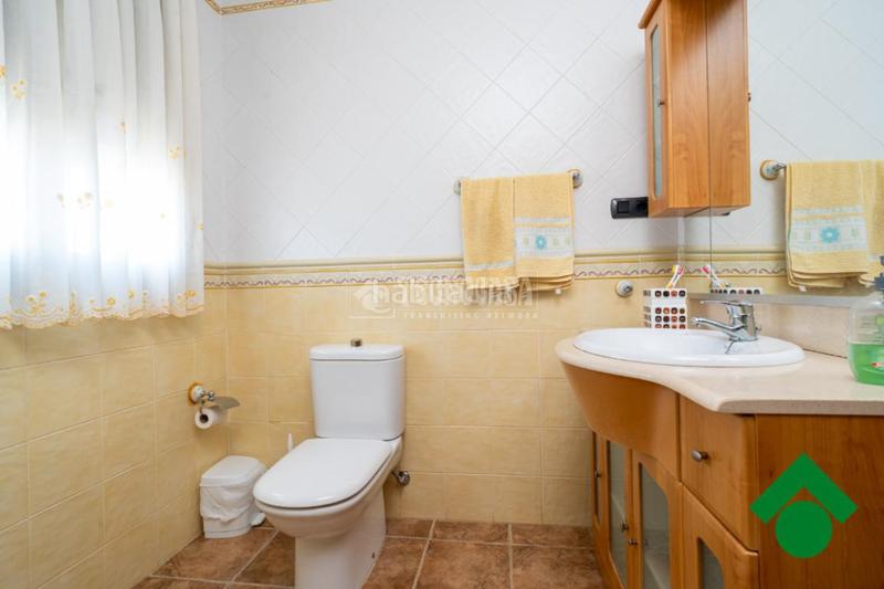 Foto ce9a16a2-b2ab-4ea9-a56b-f1bd0d9ce26b. Casa amb aparcament a Moraleda de Zafayona