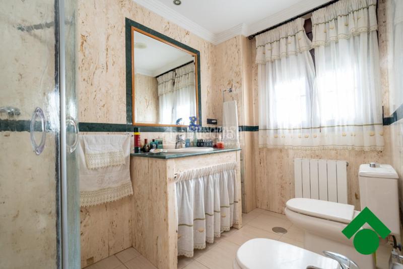 Foto d8603fdf-4944-4d99-9f9a-5699dbf50a86. Casa amb aparcament a Moraleda de Zafayona