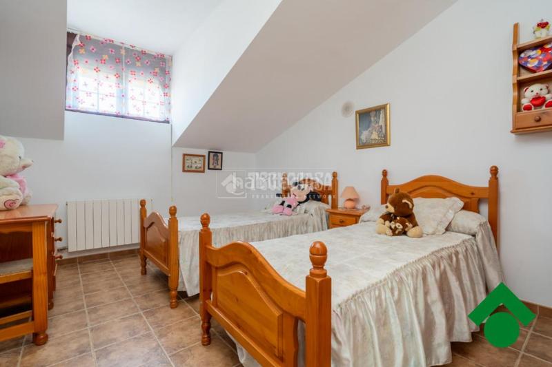 Foto f74fc10d-7882-4beb-8cf6-88b965faf945. Casa amb aparcament a Moraleda de Zafayona