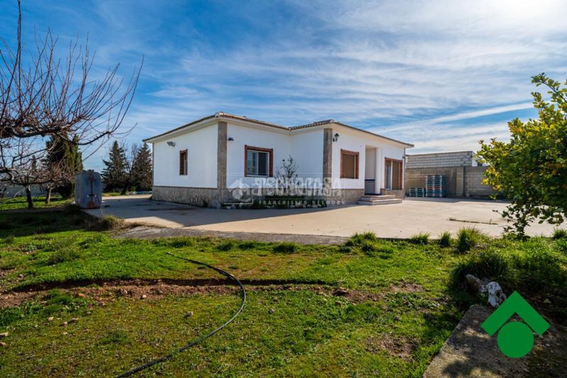 Foto ef7465eb-2bf3-4a7d-ab45-aed4cd492fe4. Casa a Moraleda de Zafayona