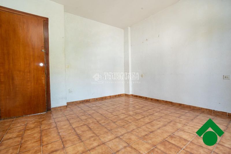 Foto 6ac96f51-4922-41c8-9596-4ce6c3fd2b12. Casa aparellada a Santa Fe