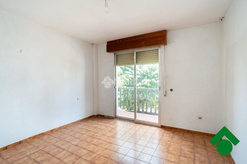 Foto 9fc7dbb1-d4f3-4af7-b940-bdd9497be913. Casa aparellada a Santa Fe