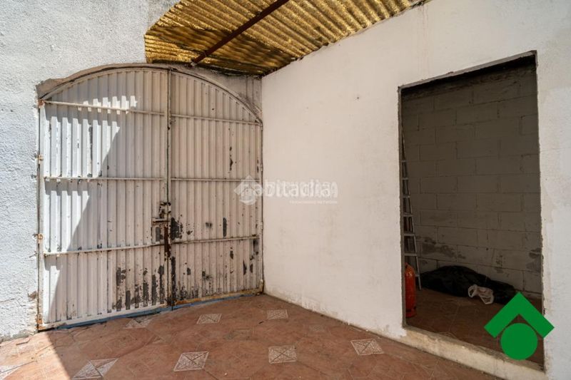 Foto d53afc3c-18c9-40e2-b0db-57258311c4a3. Casa aparellada a Santa Fe