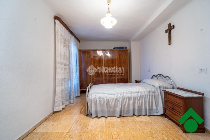 Foto 04a09afc-77a8-4326-baa6-347a7314448b. Casa aparellada amb aparcament a Las Flores - Huerta Gabias (Las)