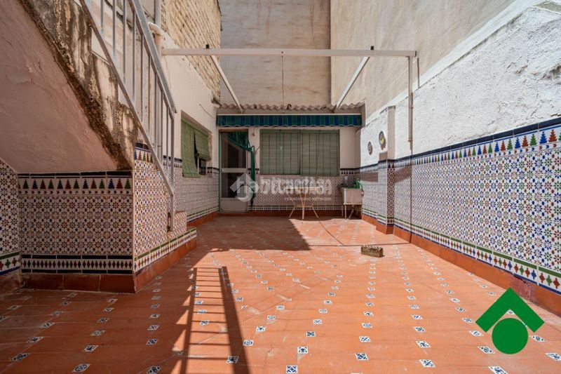 Foto 35d18297-0fd2-4443-9caa-d1859bcd7076. Casa aparellada amb aparcament a Las Flores - Huerta Gabias (Las)