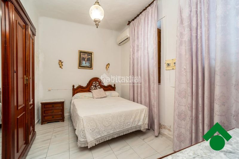Foto 7a8dead4-db64-4b42-a73a-b33e7488ae0b. Casa aparellada amb aparcament a Las Flores - Huerta Gabias (Las)