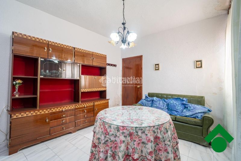 Foto c39609c7-f8e8-443b-9039-e081414d2686. Casa aparellada amb aparcament a Las Flores - Huerta Gabias (Las)