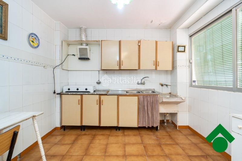 Foto fb606a8b-9272-4958-a52c-26ad18d9b0c8. Casa aparellada amb aparcament a Las Flores - Huerta Gabias (Las)
