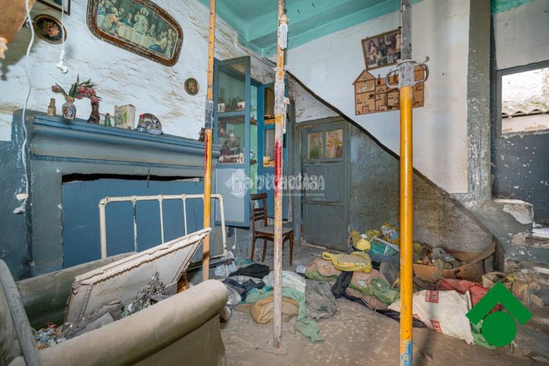 Foto f99255f5-5f04-4773-b8b4-0273e7c2e23f. Casa aparellada a Santa Fe