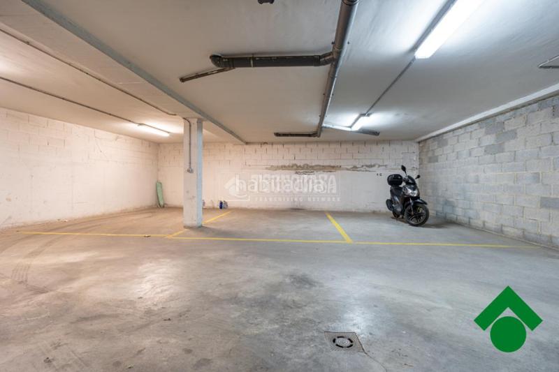 Foto 25455727-f7bd-458f-9fad-0a67172b7aa9. Aparcament cotxe a Santa Fe