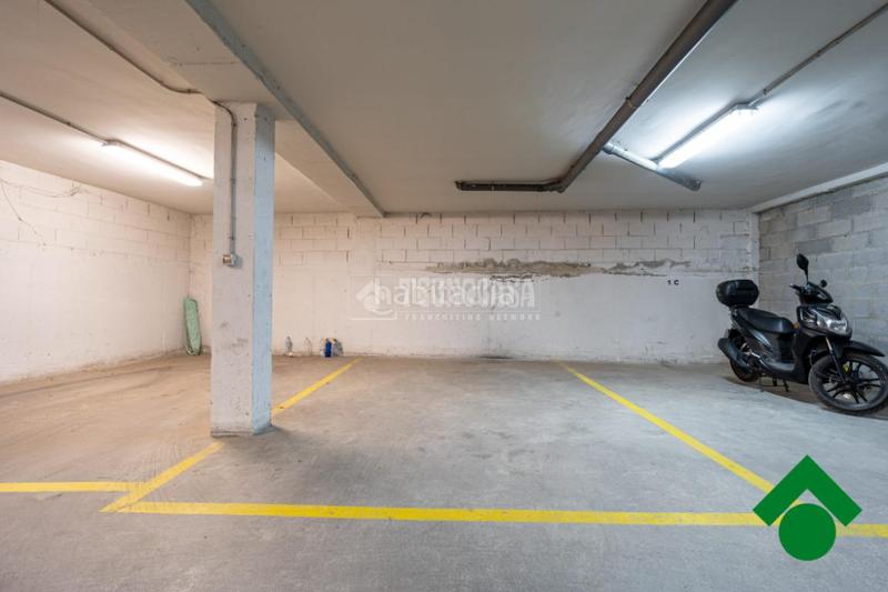 Foto 6640c51d-4227-4688-b015-3cc5db897d39. Aparcament cotxe a Santa Fe