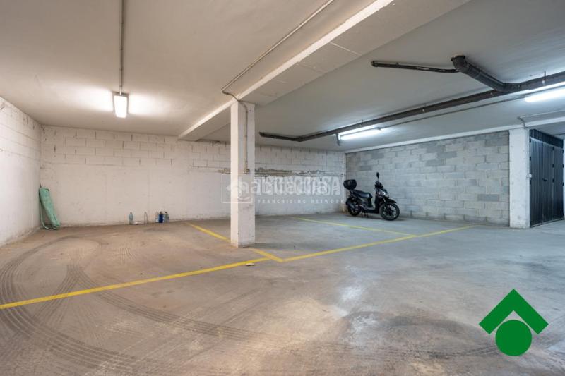 Foto 8ee6bbed-aed7-462b-ab8b-0d0b04f02dad. Aparcament cotxe a Santa Fe