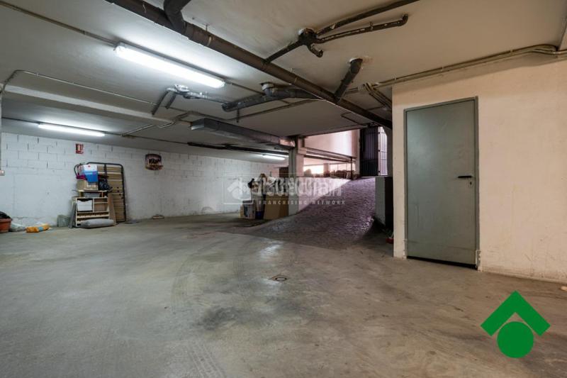 Foto cdcb6906-4693-498c-acf3-9f0dd581bad4. Aparcament cotxe a Santa Fe