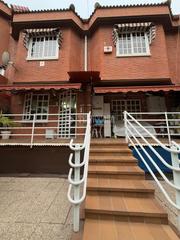 Towny house in La Avanzada-La Cueva. Casa en venta en fuenlabrada