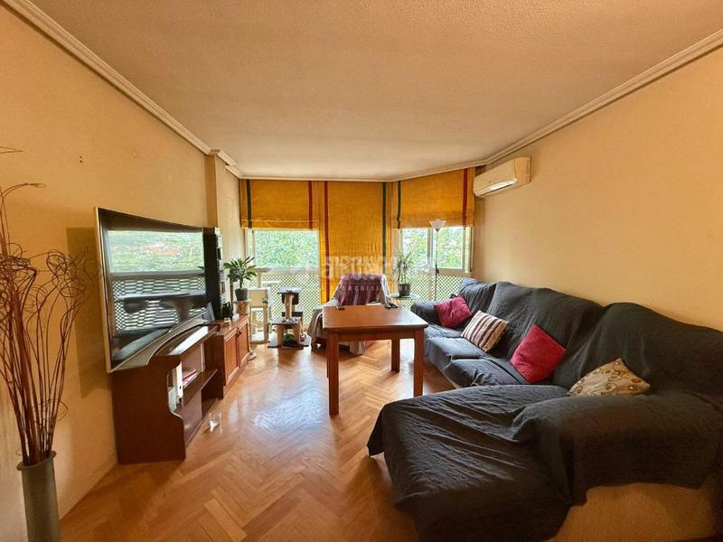 Foto 18517b08-2391-4d9b-b93e-c8684af5394d. Piso  en venta en La Espinilla-Parque Blanco Coslada