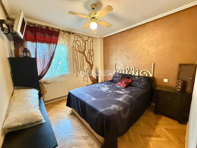 Foto 2c6ef8f8-b960-49e8-98a1-f925a119be46. Piso  en venta en La Espinilla-Parque Blanco Coslada