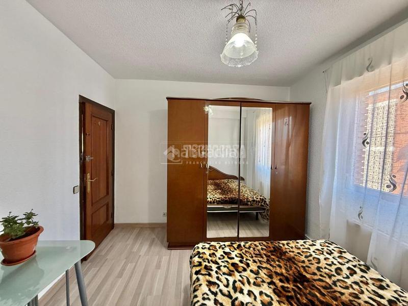 Foto c1a023d2-3e73-431b-8f38-cf824c6b00c5. Piso  en venta en Coslada pueblo Coslada