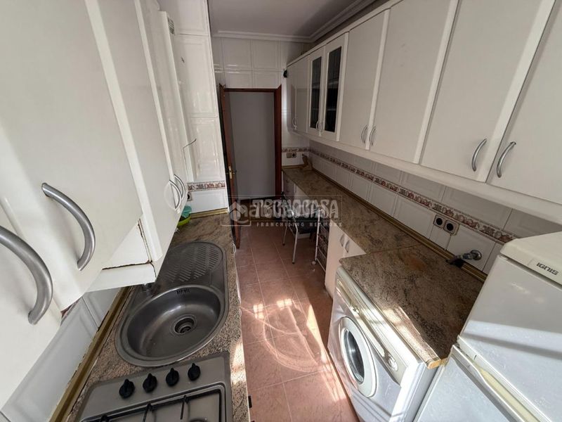Foto c18c242f-7d8e-492e-b204-4b50649294ef. Piso  en venta en Zofío Madrid