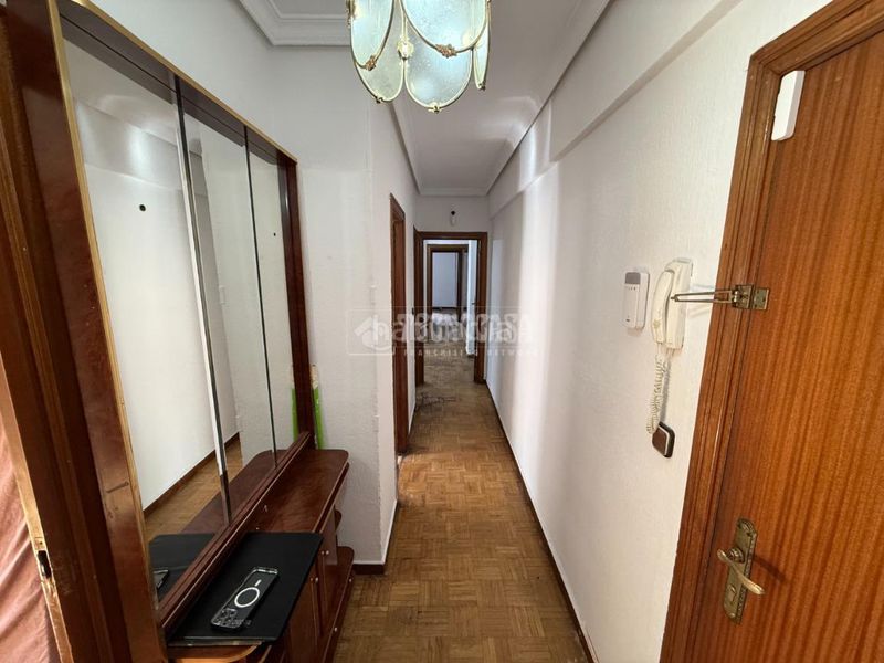 Foto c1e31464-d397-4a7d-ae50-ae9024c270e4. Piso  en venta en Zofío Madrid