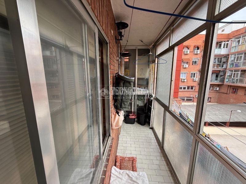 Foto 3a9f8e88-b824-423b-b3b2-5b3e713d387e. Pis a Zofío Madrid