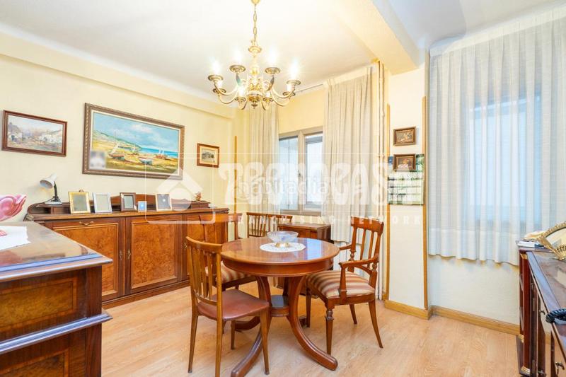 Foto 2fccbd83-4f63-449b-b113-40871c46d560. Flat with heating parking in Concepción Madrid