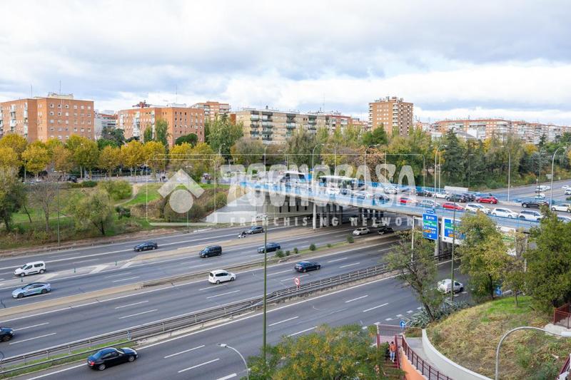 Foto 5ce6d8db-fdec-4fe2-8339-f8ad6d632bc7. Flat with heating parking in Concepción Madrid