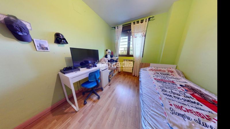Foto e6e7e5bb-d1d7-498f-a8ab-4ebf2adee584. Pis a Yebes - valdeluz Yebes