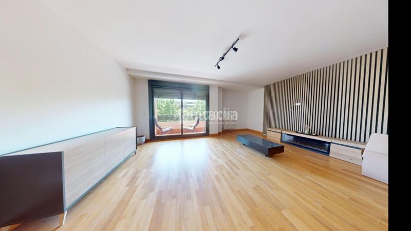 Foto 35202c70-01c3-40b0-9879-ede5ee614476. Duplex con riscaldamento parcheggio in Yebes - valdeluz Yebes