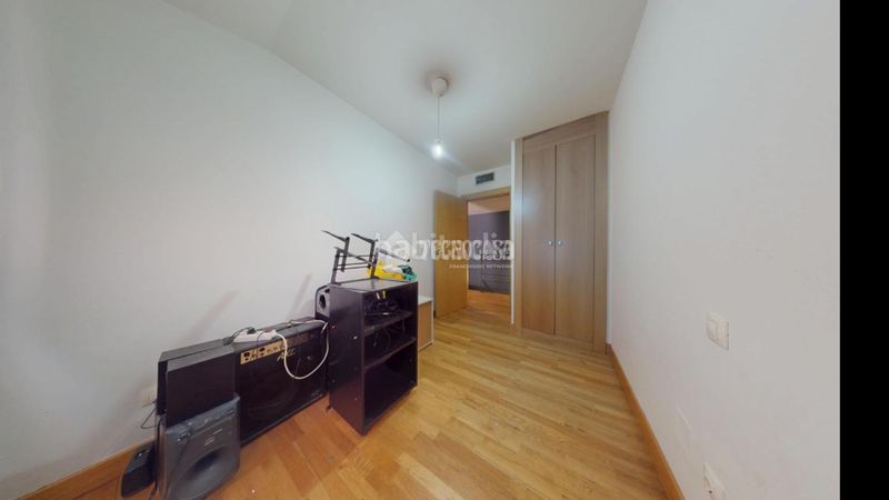 Foto 57be0c5f-9446-4a4b-a8dc-dbe09dc67acf. Duplex con riscaldamento parcheggio in Yebes - valdeluz Yebes