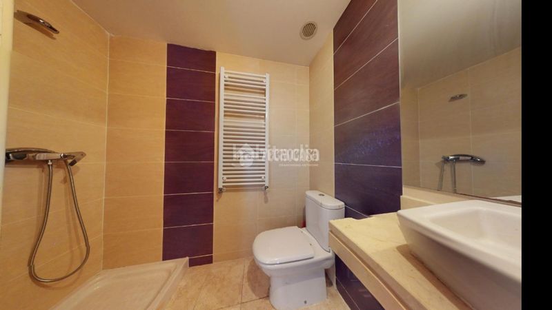 Foto d624561c-47c5-401b-88d2-0ccd499fc504. Duplex con riscaldamento parcheggio in Yebes - valdeluz Yebes