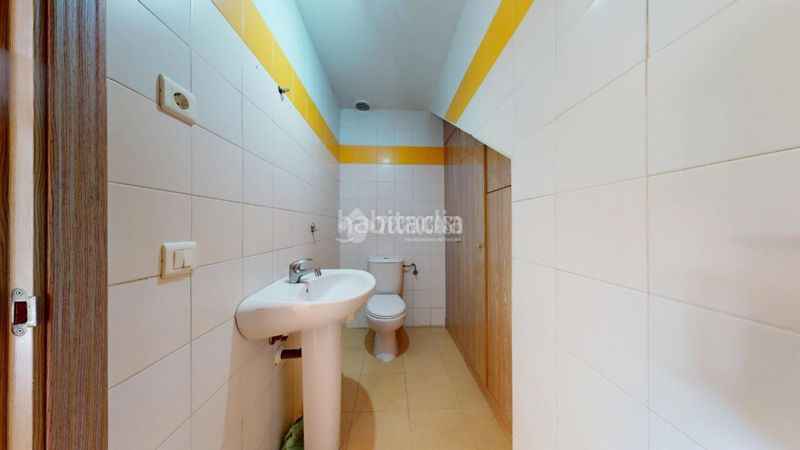 Foto 220f84b7-1d23-4268-9097-803046a0b343. Casa aparellada amb calefacció a Yebes - pueblo Yebes