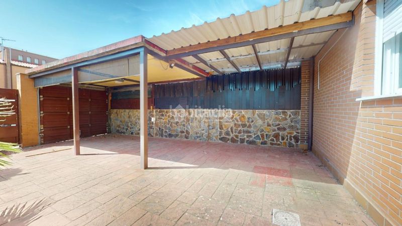 Foto bf874c15-093c-41c8-9386-32f73dbc2f2d. Casa aparellada amb calefacció a Yebes - pueblo Yebes