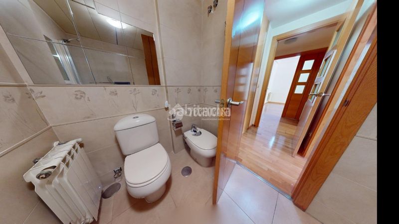 Foto 7d5d2e5a-c21d-41e2-a5aa-7e8251ac7aa6. Pis amb calefacció piscina a Yebes - valdeluz Yebes
