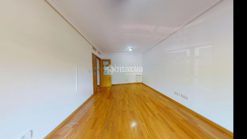 Foto bb2498c9-9672-44d8-a016-0bace983052e. Pis amb calefacció piscina a Yebes - valdeluz Yebes